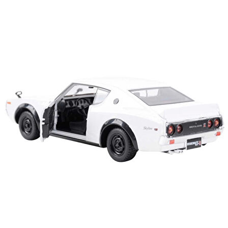 CEYLAN ADAM  Maisto 1/24 1973 Nissan Skyline 2000GT-R KPGC110