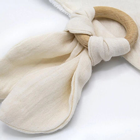 CEYLAN ADAM     Ahşap Diş Kaşıyıcılı Bürümcük Müslin Önlük 736 Ekru