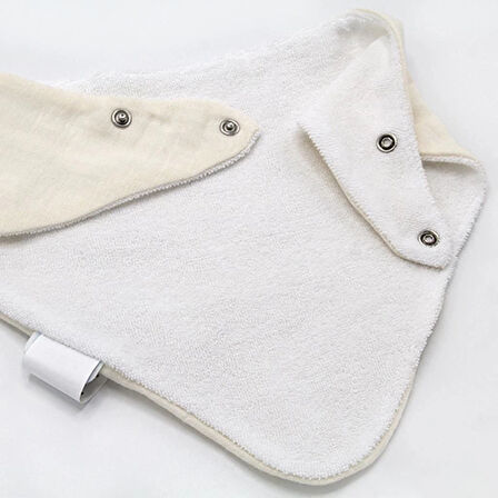 CEYLAN ADAM     Ahşap Diş Kaşıyıcılı Bürümcük Müslin Önlük 736 Ekru