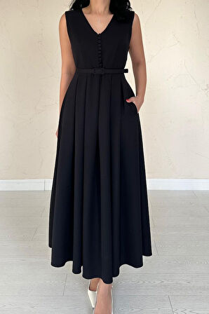 Siyah Önü Britli Pileli Elbise