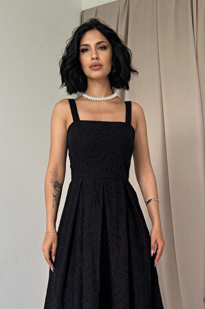 Siyah Askılı Aparatlı Brode Elbise