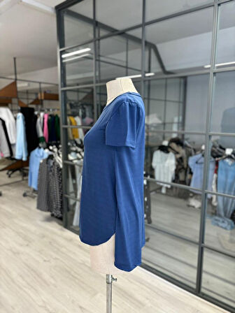 Kadın Türlü Viskon Kumaş Yırtmaç Detaylı Bluz