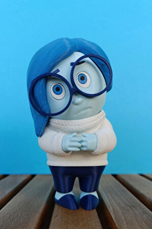 Inside Out (Ters Yüz) Üzüntü Karakteri Figürü – 15 cm Koleksiyonluk ve Hediyelik Dekoratif Figür