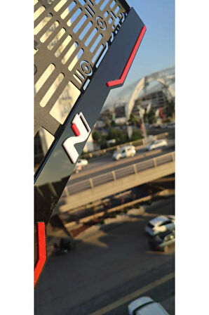 N Model Uyumlu Kırmızı Çizgili Pleksi Plakalık