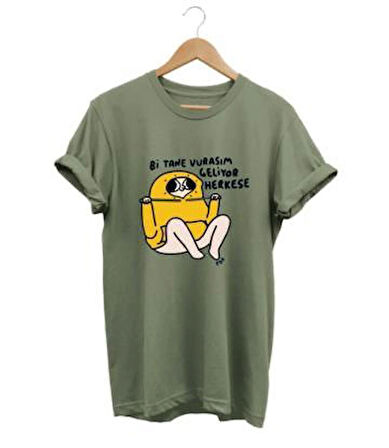 Bir tane Vurasım Geliyor Herkese T-shirt baskılı %100 pamuk Regular Fit T-shirt