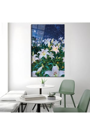 Ay Işığında Beyaz Zambak Bahçesi Cam Tablo | Modern Duvar Dekoru | Parlak ve Net Görüntü | Ev ve İş Yeri | Yeni Ev Hediyesi | 4mm Kırılmaz Cam