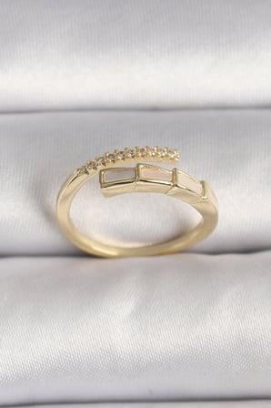 Pirinç Gold Renk Zirkon Taş Detaylı Yılan Model Ayarlanabilir Yüzük 5886
