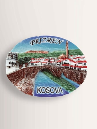 PRİZREN ( KOSOVA ) Polyester Kabartmalı Magnet  7x5,5 cm Şehir Magneti Dekoratif Hediyelik Buzdolabı Süsü (kod:1865)