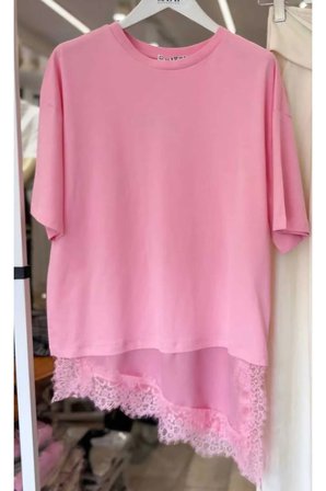 Pembe Oversize Tişört Saten Dantel Detaylı Asimetrik Bluz