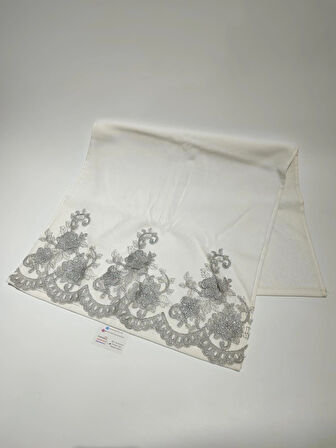 BEYAZ KADİFE GRİ GÜPÜRLÜ ÇİÇEK DESENLİ HAVLU