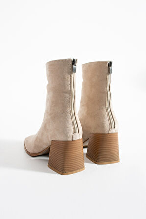 LÉON Kadın Bej Süet Küt Burun Kalın Topuklu Fermuarlı Bot Bootie
