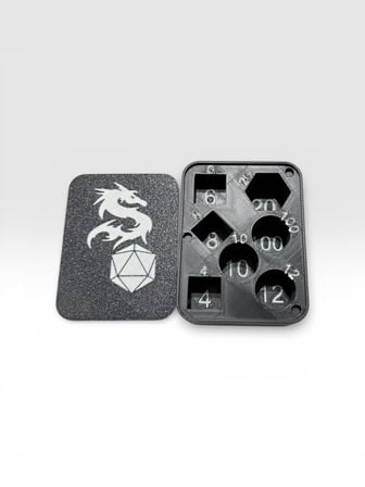 3D Yazıcı Üretimi DND Zar Kutusu – Dungeons Dragons Dice Box Kapaklı Kutu