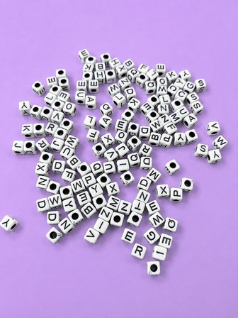 6x6 mm Harf Boncuk 100lü Paket – Beyaz Kare Alfabe Boncuğu Takı Yapımı ve DIY Malzemesi