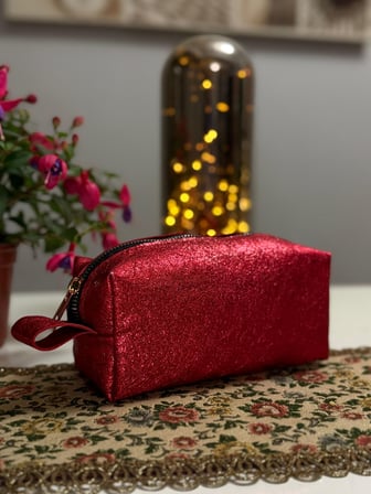Gogo Makyaj Çantası Kırmızı Simli Deri 16.5x8x7 cm