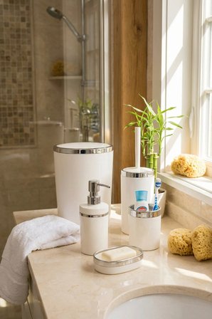 5 Parça Akrilik Banyo Seti, Şık ve Kaliteli Akrilik, Gümüş Renk Detaylı, Beyaz