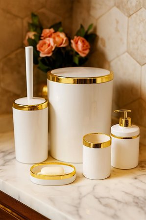 5 Parça Akrilik Banyo Seti, Şık ve Kaliteli Akrilik, Altın Renk Detaylı, Beyaz