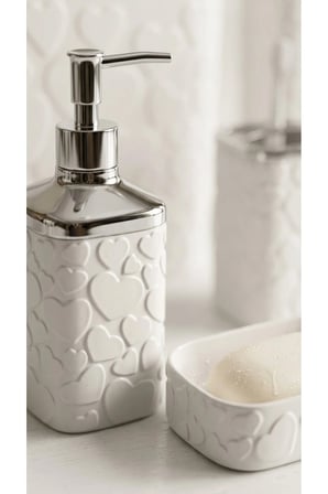 5 Parça Banyo Seti, Kalp Desenli, Beyaz Silver, Kare, Click Kapaklı, Hacim: 8 litre