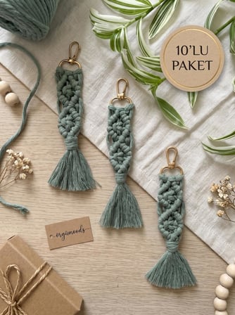 El Yapımı Çağla Yeşili Püsküllü Makrome Anahtarlık - Boho Çanta Süsü 10 adet