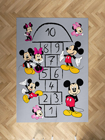 MEKTA HOME BEBEK VE ÇOCUK ODASI Mickey ve Minnie Mause Desenli Seksekli Halı 