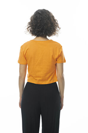 KADIN BURGU DETAYLI  BASKILI CROP T-SHIRT