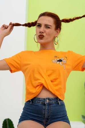 KADIN BURGU DETAYLI  BASKILI CROP t-shirt