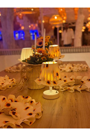 Ayçiçeği Pileli Fırfır Detaylı Sunflower Kablosuz Pilli Masa Lambası – Alt Beyaz
