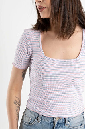 Kadın Pembe Çizgili U Yaka Fitted Kısa Kollu Crop Pantolon