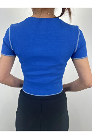 Kaşkorse Bedeni Saran Kesikli Baskılı Crop Saks Mavi Slim Fit Tişört