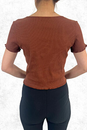 Kahverengi Kaşkorse Crop Slim Fit V Yaka Detaylı Kahverengi Tişört Badi
