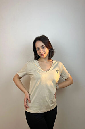 Regular Fit V Yaka Basic Düz Kısa Kollu Tişört Kalp Baskılı