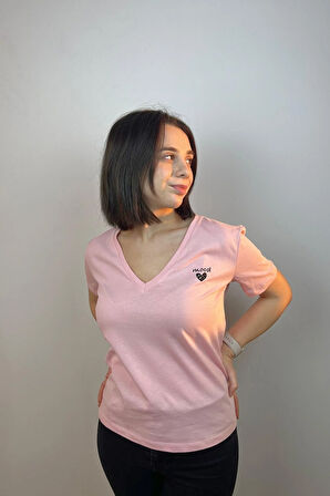 Regular Fit V Yaka Basic Düz Kısa Kollu Tişört Kalp Baskılı