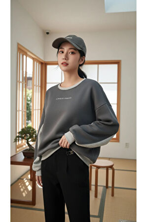 Kadın Rahat Kesim İçi Şardonlu Oversize Slogan Baskılı Sweatshirt