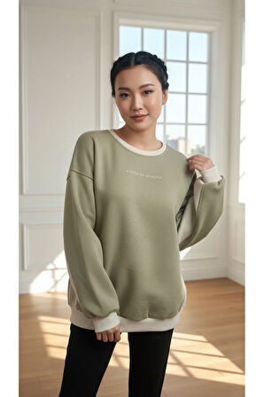 Kadın Rahat Kesim İçi Şardonlu Oversize Slogan Baskılı Sweatshirt