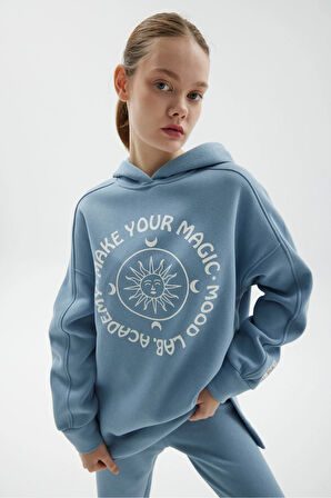 UZUN TUNIC BOY OVERSIZE KAPŞONLU BASKILI YIRTMAÇLI SWEATSHIRT