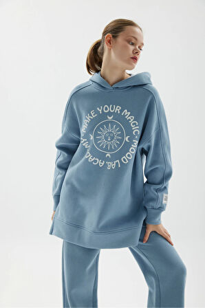 UZUN TUNIC BOY OVERSIZE KAPŞONLU BASKILI YIRTMAÇLI SWEATSHIRT