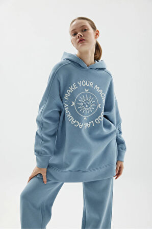 UZUN TUNIC BOY OVERSIZE KAPŞONLU BASKILI YIRTMAÇLI SWEATSHIRT