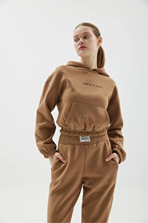 CROP KAPŞONLU BASKILI CEPLİ SWEATSHIRT