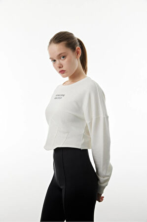 Bel Korse Detaylı Crop Slogan Baskılı Sweatshirt