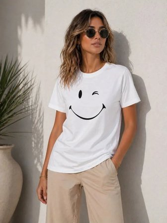 Minimal Gülümseyen Yüz Baskılı Tişört Kısa Kol Yazlık T-Shirt - Beyaz