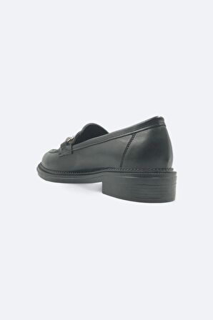 Mirth Siyah Kadın Loafer Toka Detaylı Mat Suni Deri Makosen Günlük Ayakkabı