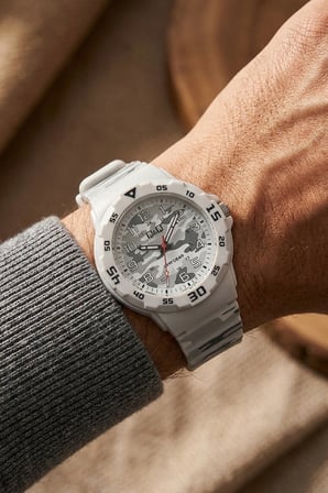 Q&Q 10 ATM Su Geçirmez - 43 mm - Beyaz Gri Kamuflaj Desenli Analog Yetişkin Çocuk Kol Saati