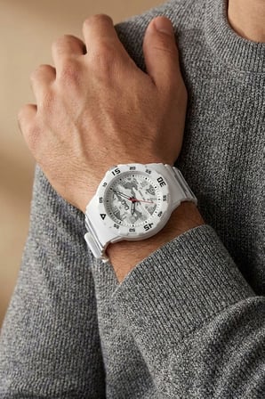 Q&Q 10 ATM Su Geçirmez - 43 mm - Beyaz Gri Kamuflaj Desenli Analog Yetişkin Çocuk Kol Saati