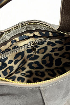 Gri Süet Hobo Çanta, Leopar Desenli Astar, Altın Rengi Metal Detaylı
