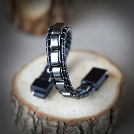 Moncuk Design Hematit Örmeli Deri Bileklik 33512B2D8M04