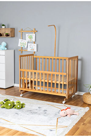Ahşap Beşik Anne Yanı Beşik Vernikli 70x130 - Uyku Setsiz Yataksız + Tekerlekli
