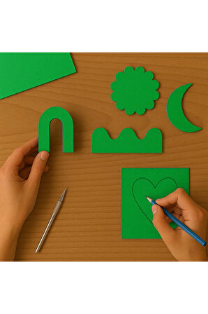 Koyu Yeşil Renkli Mukavva 18 Adet 50x70 cm Sert Karton Mukavva