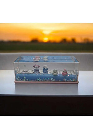 Kuromi ve Hello Kitty Karakterli Batmayan Şirin Figürler Akvaryumlu Plastik Süs