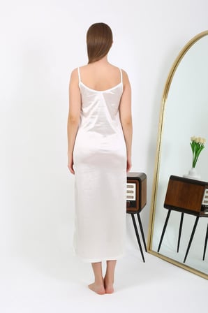 Moda Çizgi Yırtmaçlı Uzun Saten Gecelik Ekru 7410