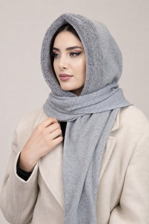 Gri Kürk Kapüşonlu Çıtçıtlı Şal