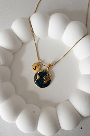 İnce Zarif Çelik Zincir ile Mineli Dünya ve Plaka Harfli Kadın Çelik Kolye